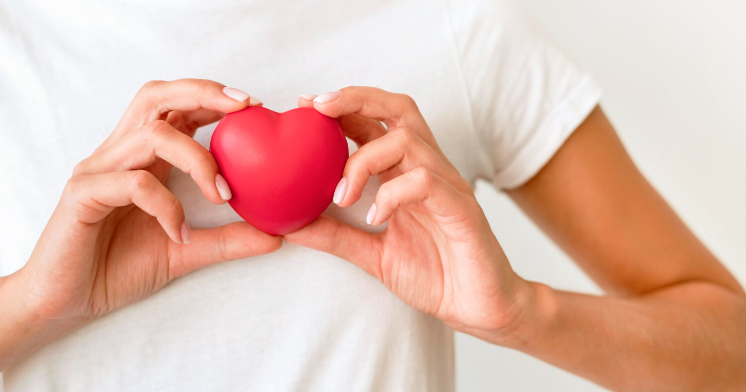 Man have heart in hand -  axxess healthcare